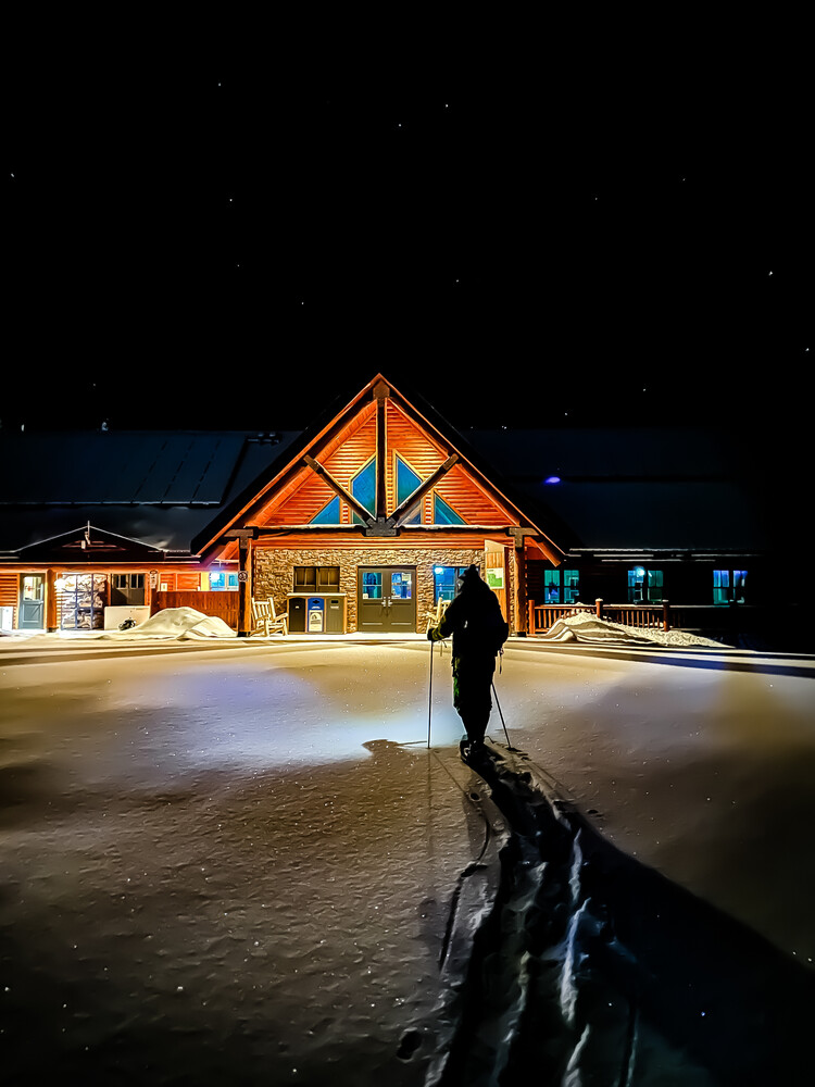 Fête lunaire dans la neige