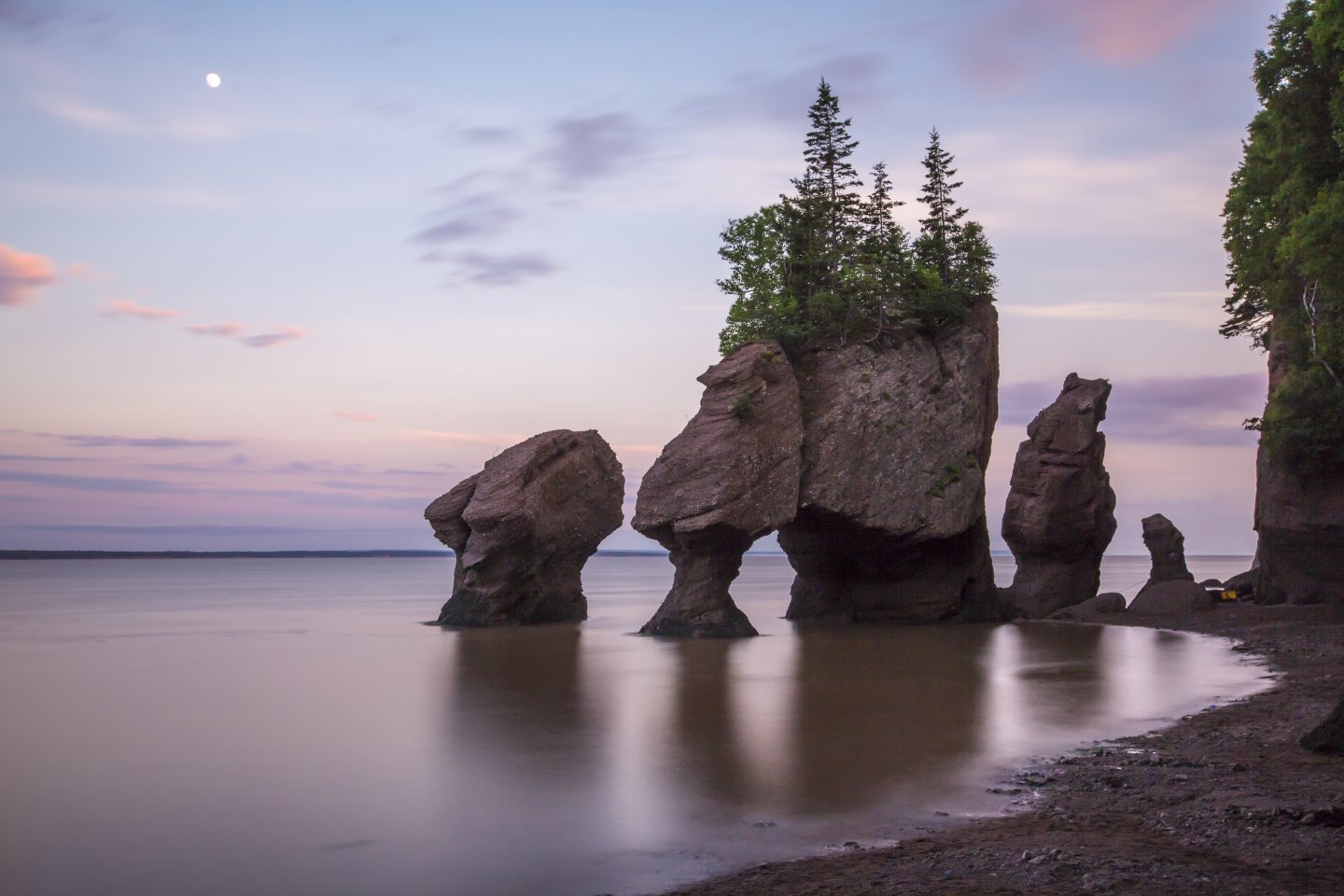 Hopewell Rocks Provincial Park / #CanadaDo / New Brunswick